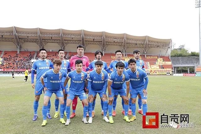 幼儿车内呕吐引发清洁费纠纷，司机被平台封号处理